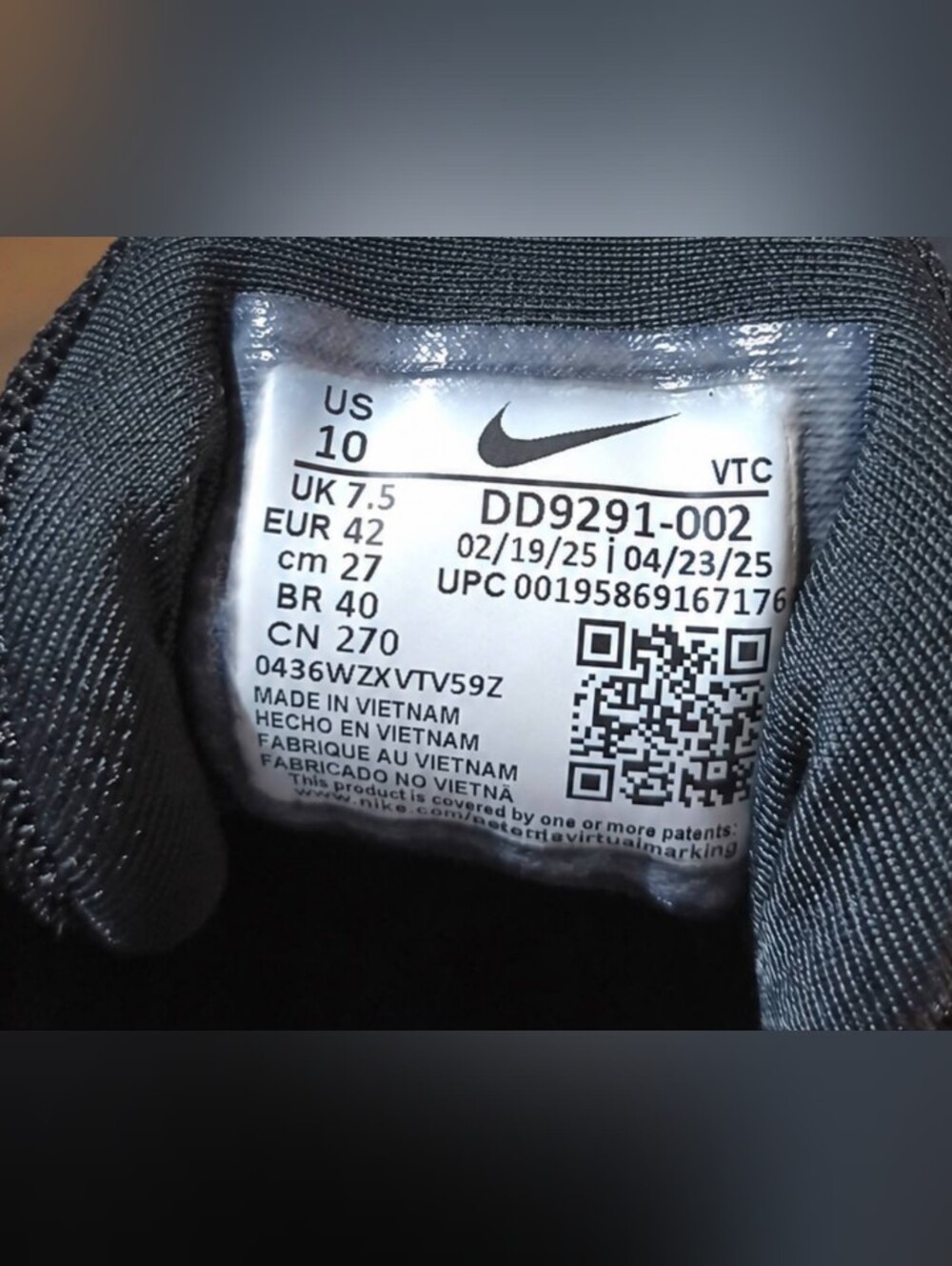 Nike Women's Black/White Running Shoes - Lightweight Support - Picture 4 of 4